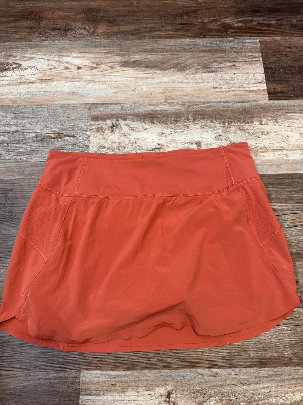 ATHLETA RUN WITH IT 14° SKORT JUPE SHORT RUN WITH IT in coral size large EUC